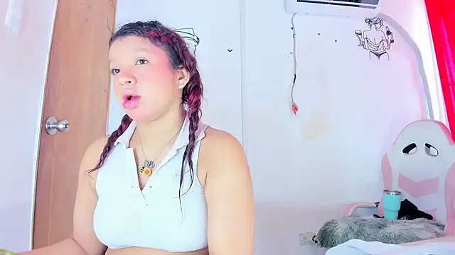 Emily Coper18 online show from March 1, 2026, 2:08 pm