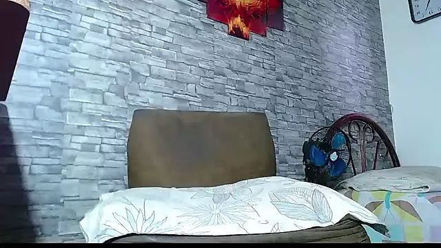 bulguehot online show from November 25, 2025, 1:11 pm