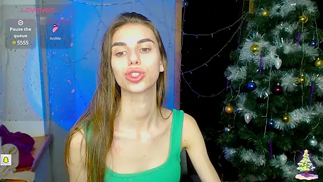 EmmyGreans online show from December 16, 2024, 3:54 pm