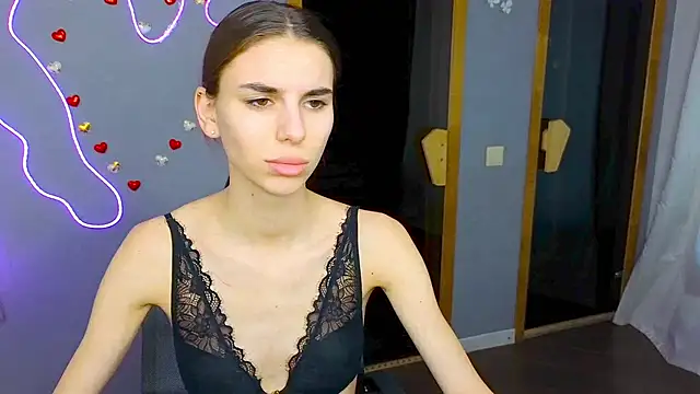 EmmyGreans online show from February 13, 2025, 12:43 pm