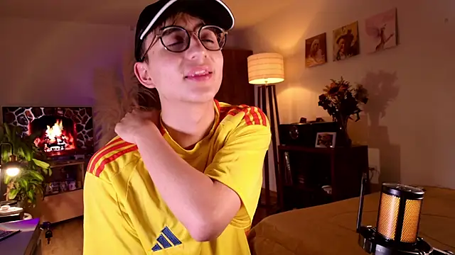 Mr evan1 online show from September 25, 2025, 4:43 pm