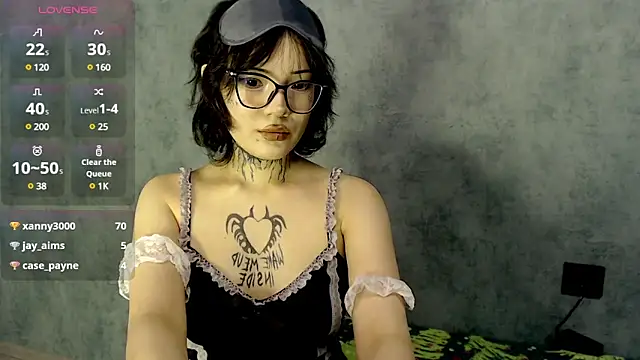 LizzieLight online show from December 10, 2024, 2:38 am