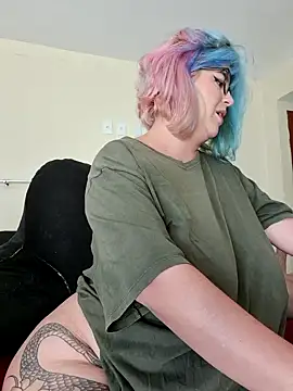 Escarlate4you  online show from April 8, 2026, 10:04 am