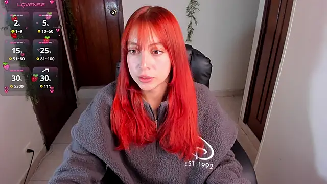 Violetaarey online show from September 24, 2025, 1:31 am