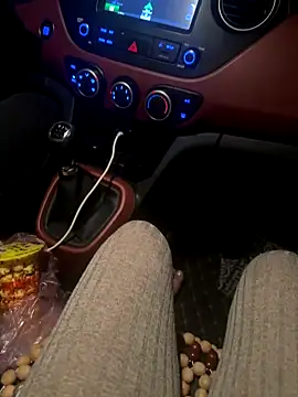 May-Squirt online show from October 23, 2025, 6:28 pm