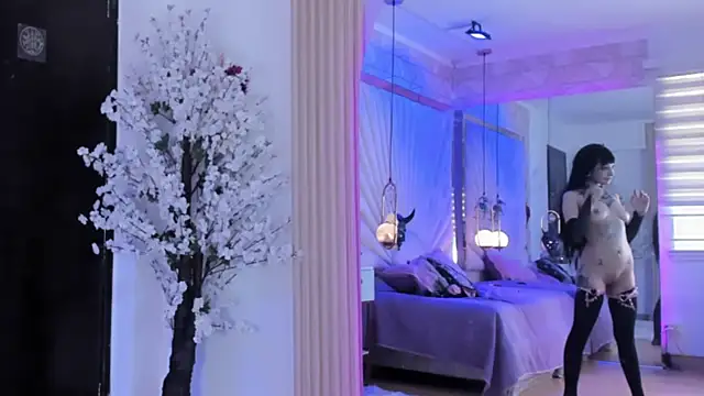 zephirahabney online show from February 27, 2025, 8:42 pm