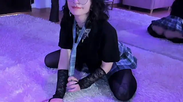 zephirahabney online show from March 3, 2025, 8:43 pm