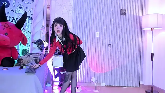 zephirahabney online show from October 18, 2025, 1:56 pm