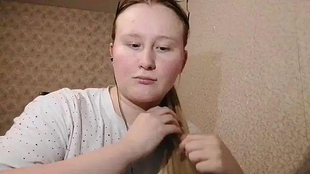 Snapshot of Anika_Lipps chatting on March 18, 2025, 8:04 pm Anika Lipps online show from March 18, 2025, 8:04 pm