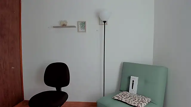 Lilabril online show from January 14, 2025, 2:43 pm