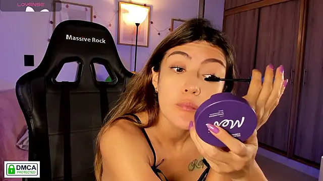 Lilabril online show from March 18, 2026, 2:42 pm