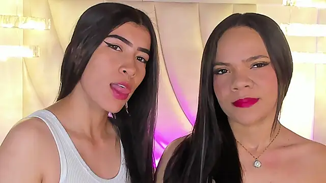 Snapshot of siara_and_zoe chatting on June 4, 2026, 11:00 pm siara and zoe online show from June 4, 2026, 11:00 pm