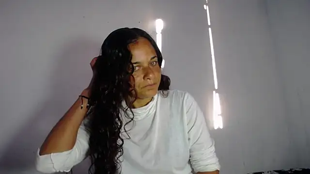 Snapshot of GiveLove1 chatting on December 15, 2024, 9:53 pm GiveLove1 online show from December 15, 2024, 9:53 pm