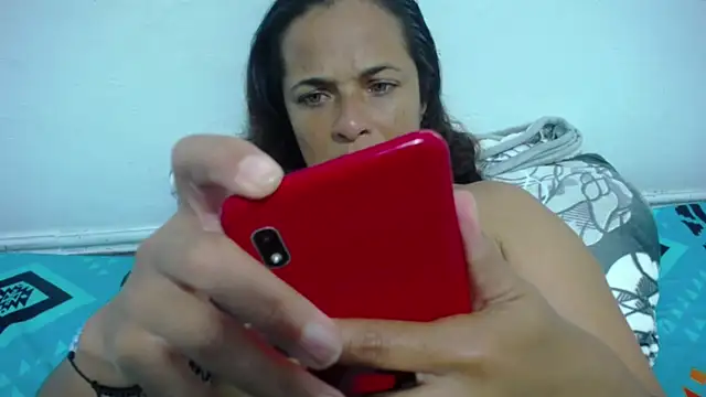 Snapshot of GiveLove1 chatting on January 7, 2025, 12:45 am GiveLove1 online show from January 7, 2025, 12:45 am