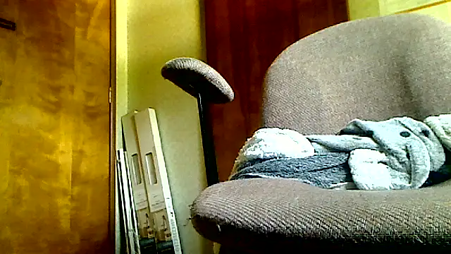 markluvskitty online show from April 15, 2026, 7:58 pm