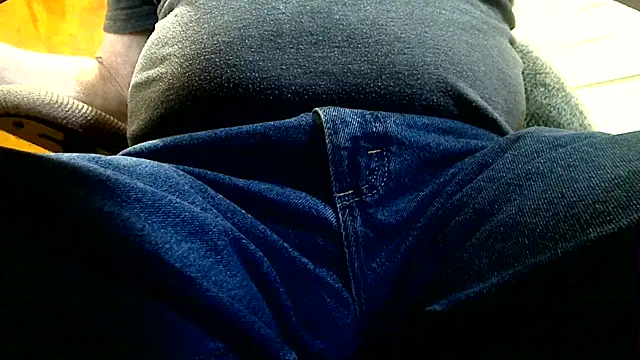 markluvskitty online show from April 20, 2026, 1:03 pm