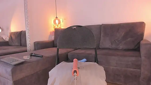 Isabella francoo online show from November 15, 2025, 12:34 pm