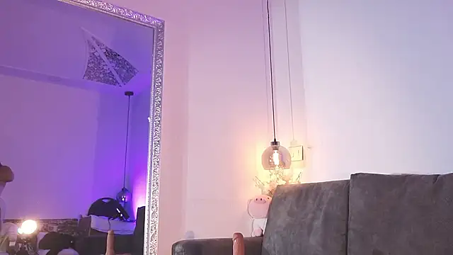 Isabella francoo online show from March 20, 2026, 11:48 am