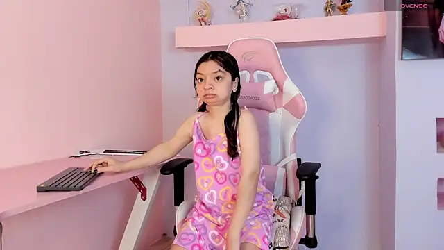 CharlotteMuller online show from October 23, 2025, 6:17 pm