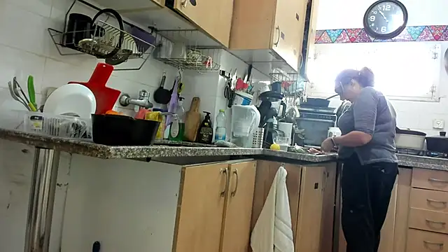 IsraeliMilf online show from November 16, 2025, 8:53 am