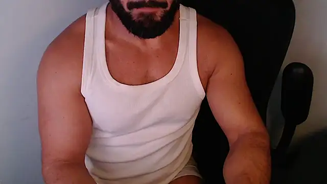 Snapshot of TopDaddy23 chatting on June 24, 2026, 2:10 am TopDaddy23 online show from June 24, 2026, 2:10 am