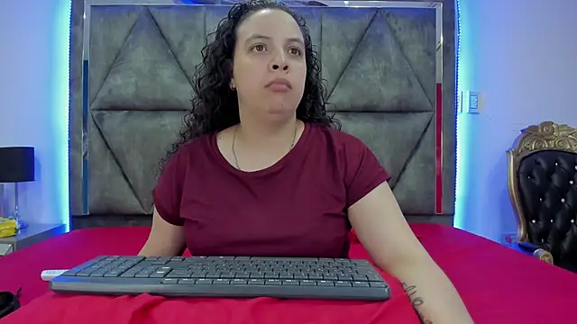 Danielaandximena online show from December 18, 2024, 2:53 am