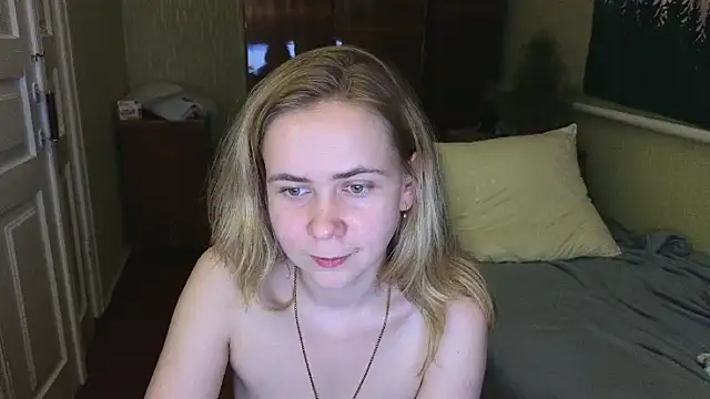 Riley Roo online show from December 31, 2024, 9:39 pm