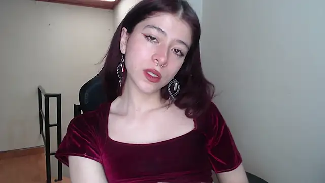 Snapshot of SuzzyyM chatting on January 27, 2025, 2:24 pm SuzzyyM online show from January 27, 2025, 2:24 pm