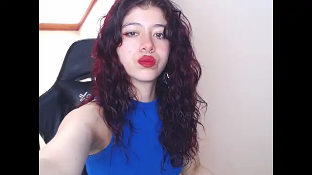 Snapshot of SuzzyyM chatting on February 5, 2025, 2:05 pm SuzzyyM online show from February 5, 2025, 2:05 pm