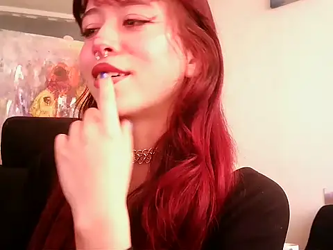 Snapshot of SuzzyyM chatting on September 19, 2025, 7:36 pm SuzzyyM online show from September 19, 2025, 7:36 pm