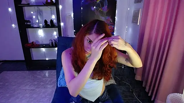 IsaBaileys  online show from February 6, 2025, 7:07 pm