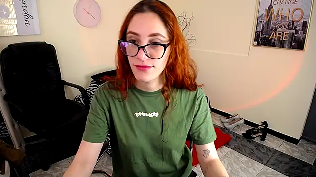 IsaBaileys  online show from March 11, 2025, 7:36 pm