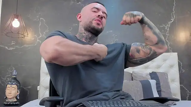 BruceDallas online show from January 19, 2025, 2:15 am