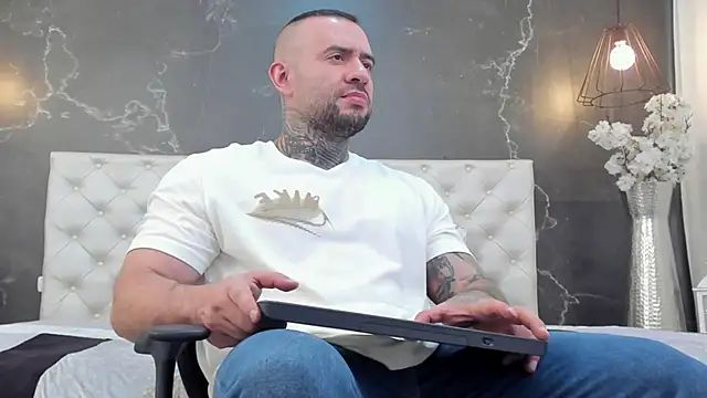 BruceDallas online show from March 20, 2025, 11:23 pm