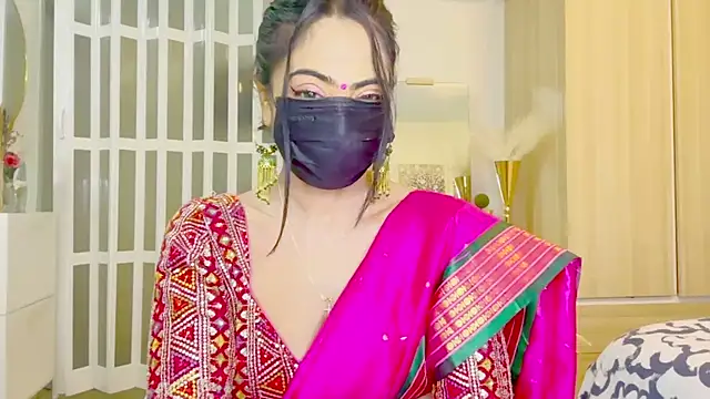 Monalisadon018 online show from April 21, 2026, 1:42 am