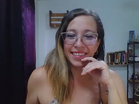 charlott ponce online show from September 9, 2025, 7:35 pm