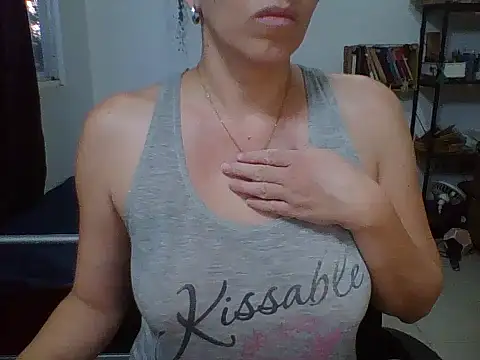 Snapshot of charlott_ponce chatting on June 23, 2026, 1:14 am charlott ponce online show from June 23, 2026, 1:14 am