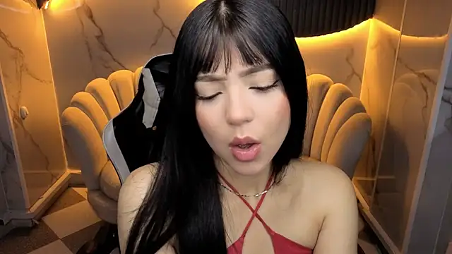  mia collins b  online show from November 28, 2025, 1:14 pm