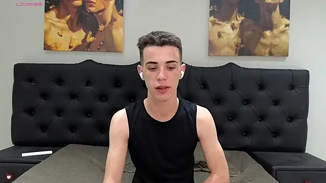 Snapshot of Cristian_Delgado chatting on December 28, 2024, 6:39 am Cristian Delgado online show from December 28, 2024, 6:39 am