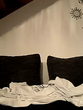 LadySaraah34 online show from November 13, 2025, 11:14 pm