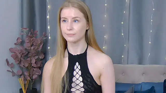 VioletiSwone online show from February 1, 2025, 11:32 am