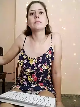 lucecitafantasy2 online show from March 4, 2025, 1:49 pm