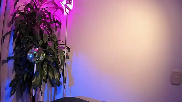 Romeocolin online show from September 10, 2025, 6:02 am