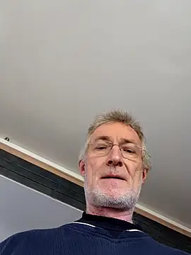 Snapshot of 60philippe chatting on March 6, 2026, 2:35 pm 60philippe online show from March 6, 2026, 2:35 pm