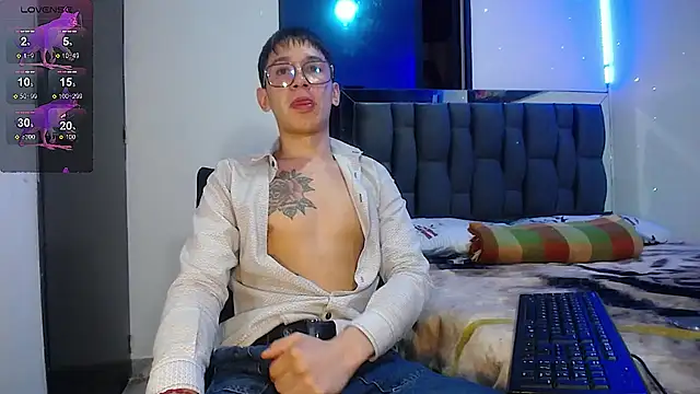 Mr daren  online show from February 24, 2025, 8:25 pm