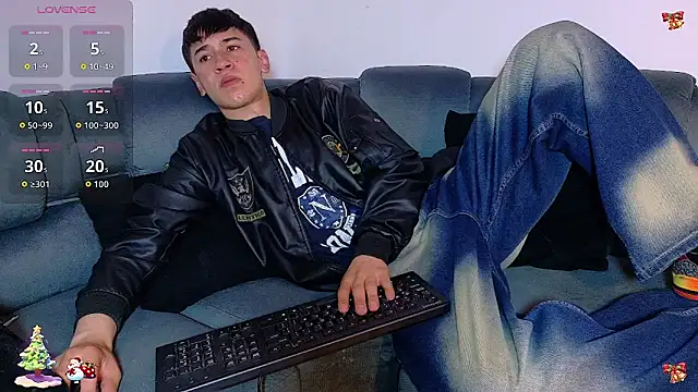 Snapshot of Mr_daren_ chatting on December 17, 2025, 8:04 pm Mr daren online show from December 17, 2025, 8:04 pm