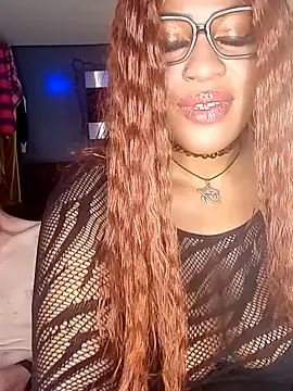 Snapshot of AmazonianMistress chatting on January 24, 2025, 6:35 pm AmazonianMistress online show from January 24, 2025, 6:35 pm