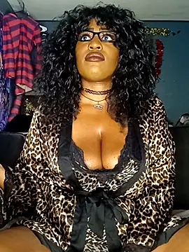 Snapshot of AmazonianMistress chatting on November 30, 2025, 12:14 am AmazonianMistress online show from November 30, 2025, 12:14 am