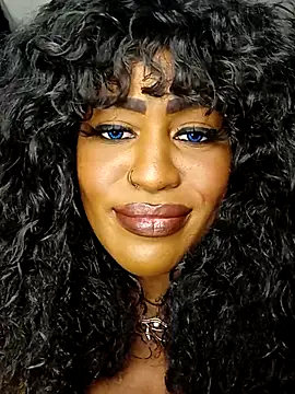 Snapshot of AmazonianMistress chatting on December 4, 2025, 6:05 pm AmazonianMistress online show from December 4, 2025, 6:05 pm