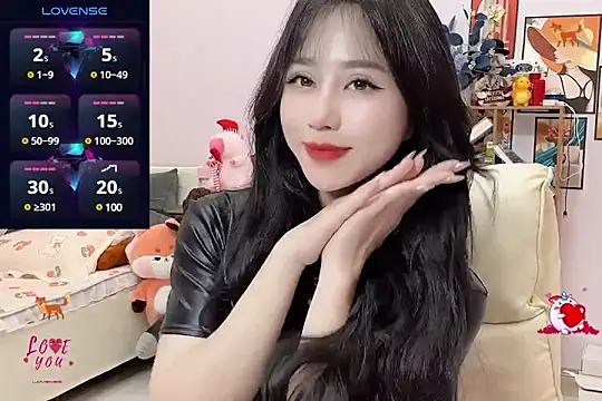  LLisa  online show from January 7, 2025, 12:03 am